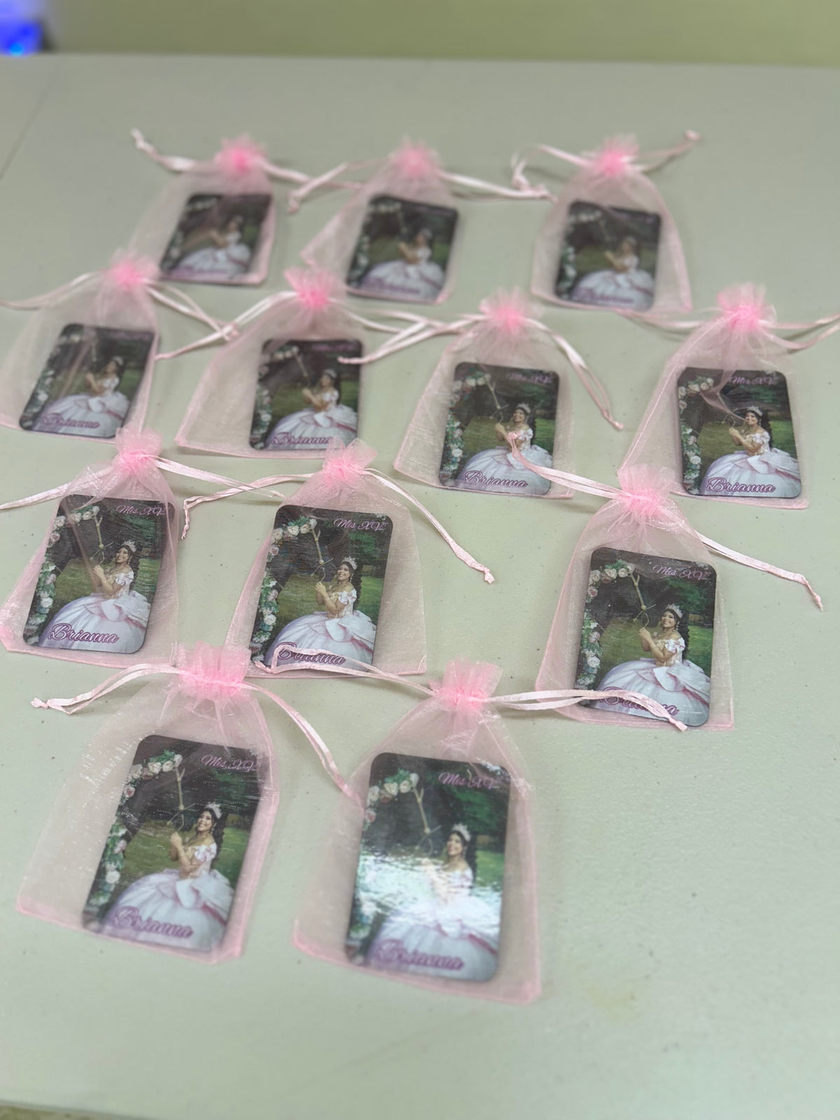 Magnets, Imanes personalizados para fiestas y negocios 12pcs