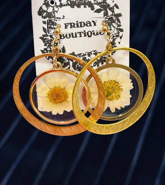 Dry Daisies Hoop Earrings